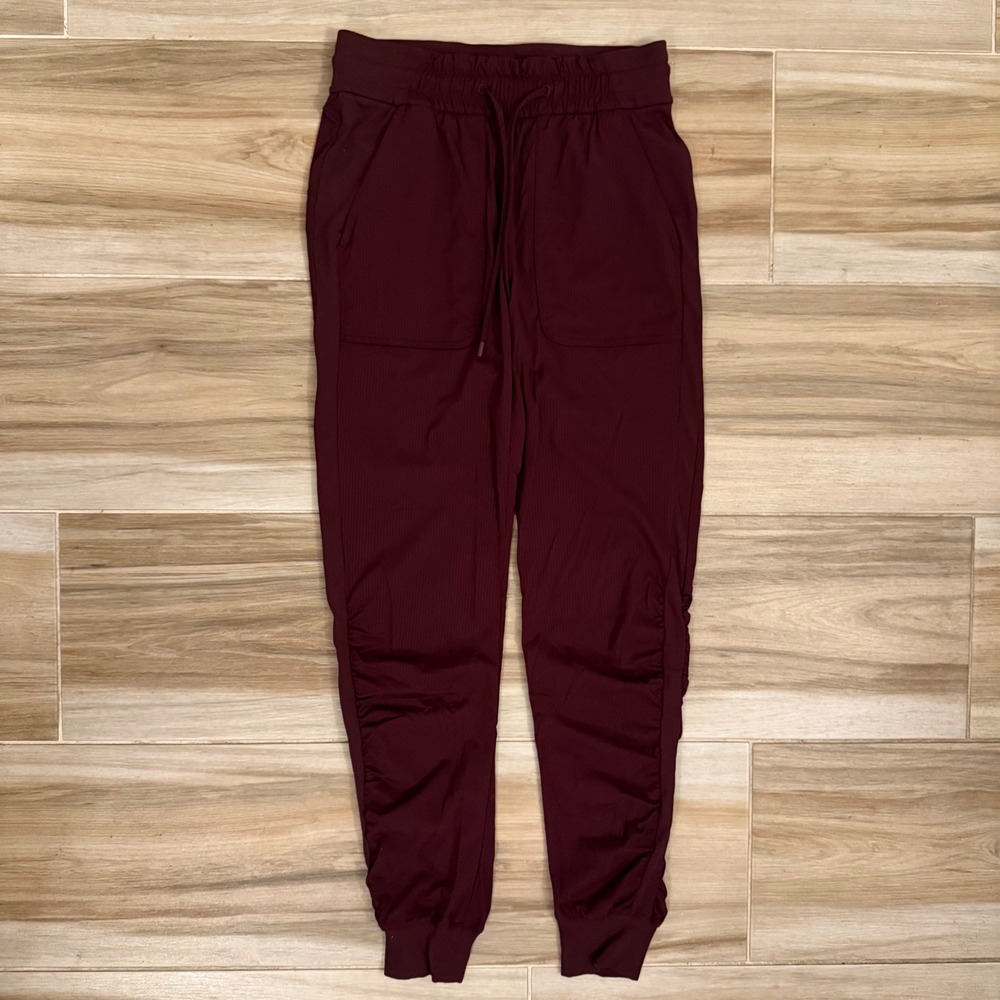 Lululemon Beyond the Studio Jogger 7/8 Maroon Burgundy Ribbed Pants Size 4